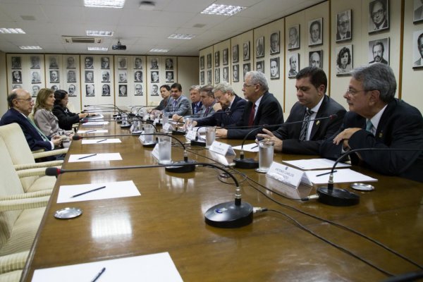 Prefeitos apresentam para ministro Meirelles demandas para o fechamento de contas 