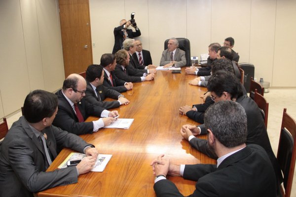 Temer recebe prefeitos da diretoria da FNP