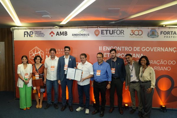 Fortaleza sedia II Encontro Governança Metropolitana e firma acordo técnico com o BNDES