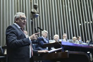 No Senado, FNP volta a defender transição para mudanças na escala 6x1