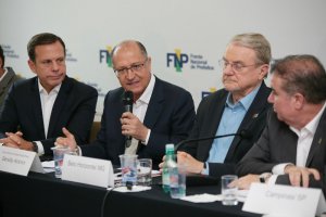 Governador de São Paulo, Geraldo Alckmin, fala durante plenária de prefeitos eleitos e reeleitos na 70ª Reunião Geral da FNP