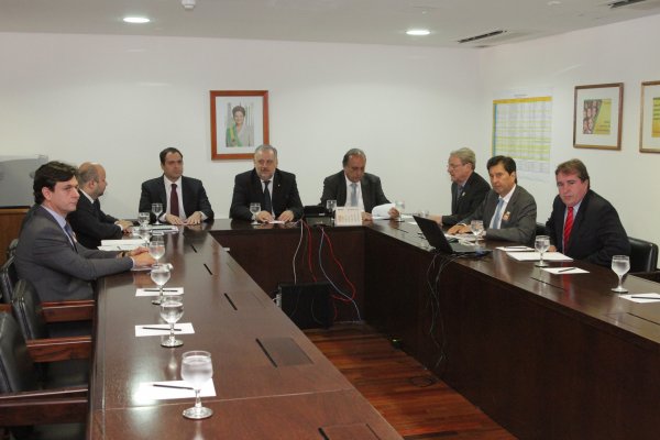 Prefeitos da FNP, governadores e representantes de outras entidades municipalistas discutem reinstituição da CPMF