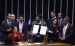 PEC 66 é promulgada e presidente do Congresso destaca atuação da FNP