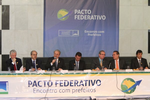 A aprovação da PEC 172/2012 é uma das 19 demandas municipalistas apresentadas pelos prefeitos da FNP aos presidentes do Senado Federal, Renan Calheiros, e da Câmara dos Deputados, Eduardo Cunha, dia 17 de junho, no Congresso Nacional.