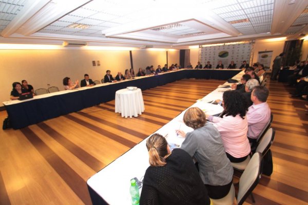 Em reunião, membros do Conselho Consultivo constroem, de forma compartilhada, o EMDS