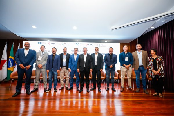 Belo Horizonte firma acordo com BNDES para fortalecer a governança do transporte público metropolitano