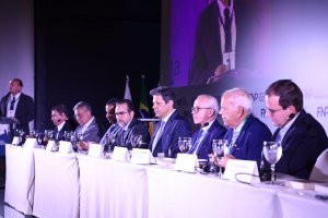 União e municípios buscam consenso em reforma tributária