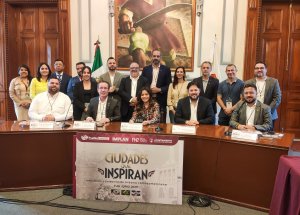 Delegação visita Palácio Municipal de Puebla