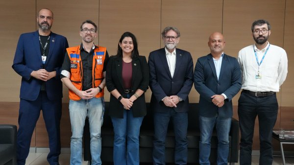 FNP e Defesa Civil Nacional debatem medidas para fortalecer a gestão de riscos e desastres nos municípios