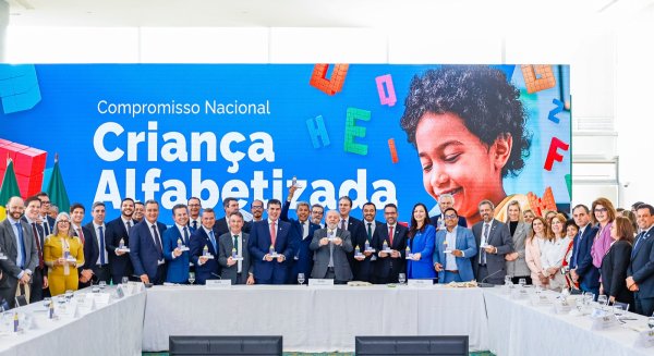 Governo apresenta dados que mostram crescimento no número de crianças alfabetizadas no Brasil
