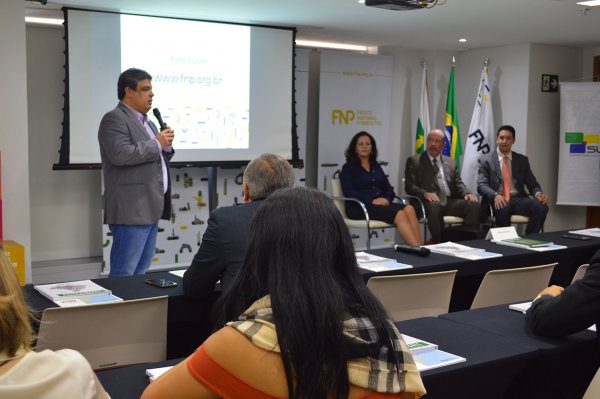 FNP reúne prefeitos e gestores do Centro-Oeste para debater desenvolvimento da região