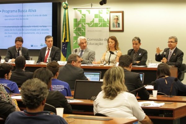 Prefeito Elias Gomes participa de audiência pública sobre Cidades Aprendizagem