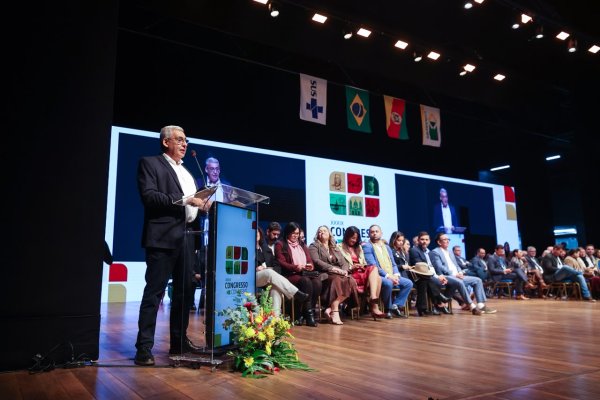 Sebastião Melo participa do XXXIX Congresso do Conasems em Porto Alegre