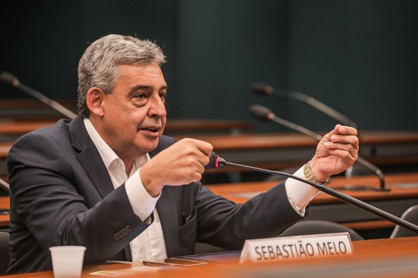 Prefeito de Porto Alegre debate medidas de socorro ao transporte na Câmara