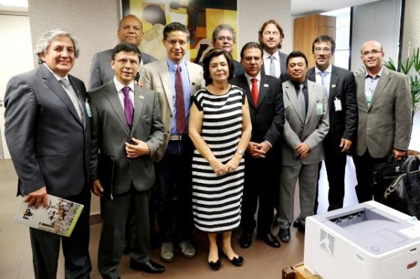 Prefeitos da FNP estiveram reunidos com a ministra Ana Arraes, do Tribunal de Contas da União, pedindo celeridade no processo que avalia os recursos que impedem o prosseguimento no edital do Ministério da Educação (MEC) que institui novos cursos de medicina em 39 municípios brasileiros