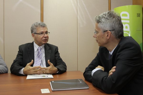 Secretário-adjunto do MPOG, Carlos Lampert, recebe prefeito Elias Gomes, em Brasília