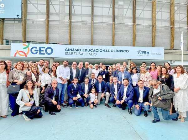 Prefeitas e prefeitos se reúnem no Rio para debater os rumos do ensino municipal no 1º Encontro Embaixadores da Educação
