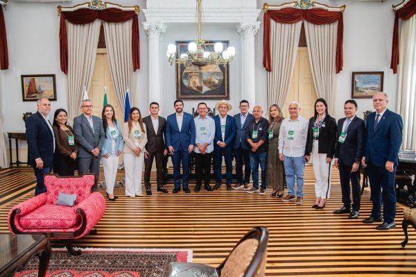 Prefeitas e Prefeitos da Amazônia Legal reunidos no Palácio Antônio Lemos, sede da Prefeitura de Belém