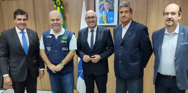 Prefeitos tratam da falta de medicamentos com o ministro Marcelo Queiroga