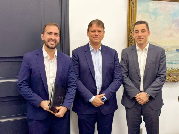Kayo Amado apresenta plataforma IFEM ao governador de São Paulo, Tarcísio de Freitas